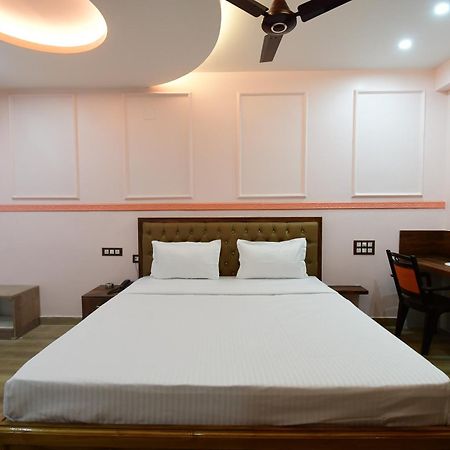 Hotel Sushree International Μπουμπάνεσβαρ Εξωτερικό φωτογραφία