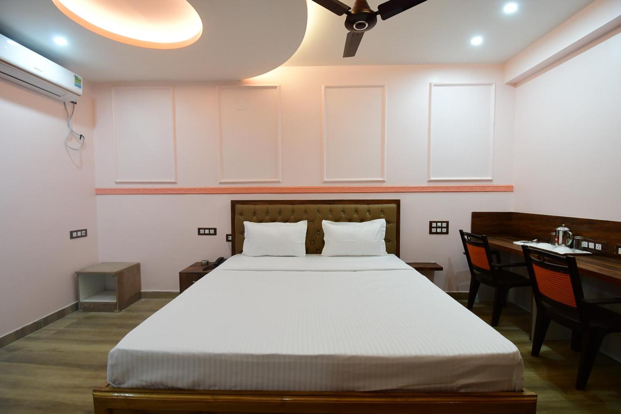 Hotel Sushree International Μπουμπάνεσβαρ Εξωτερικό φωτογραφία