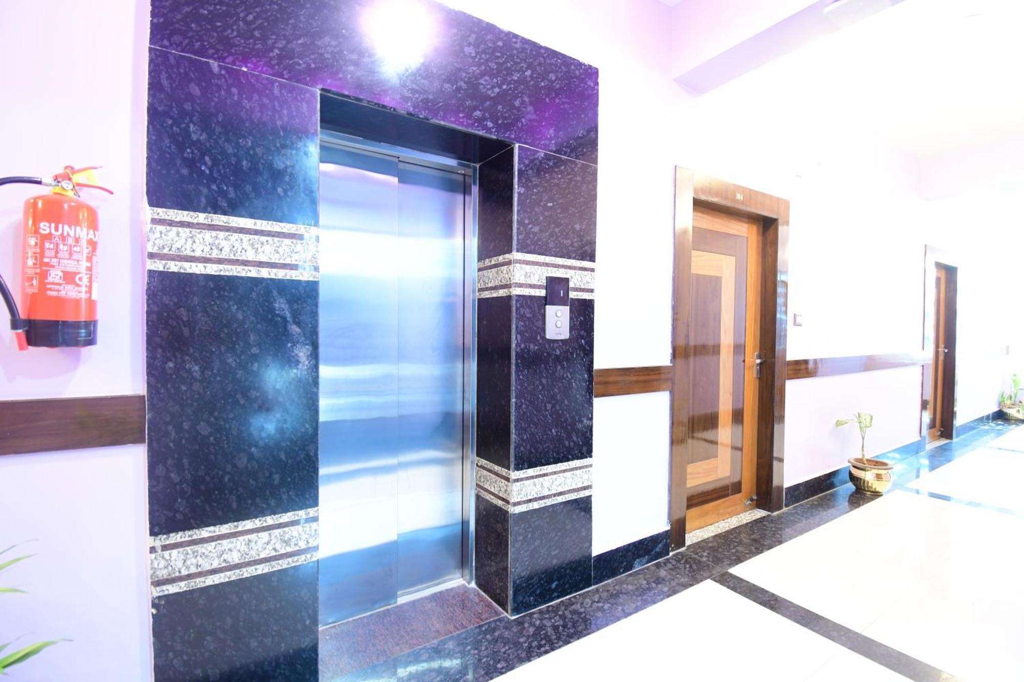 Hotel Sushree International Μπουμπάνεσβαρ Εξωτερικό φωτογραφία